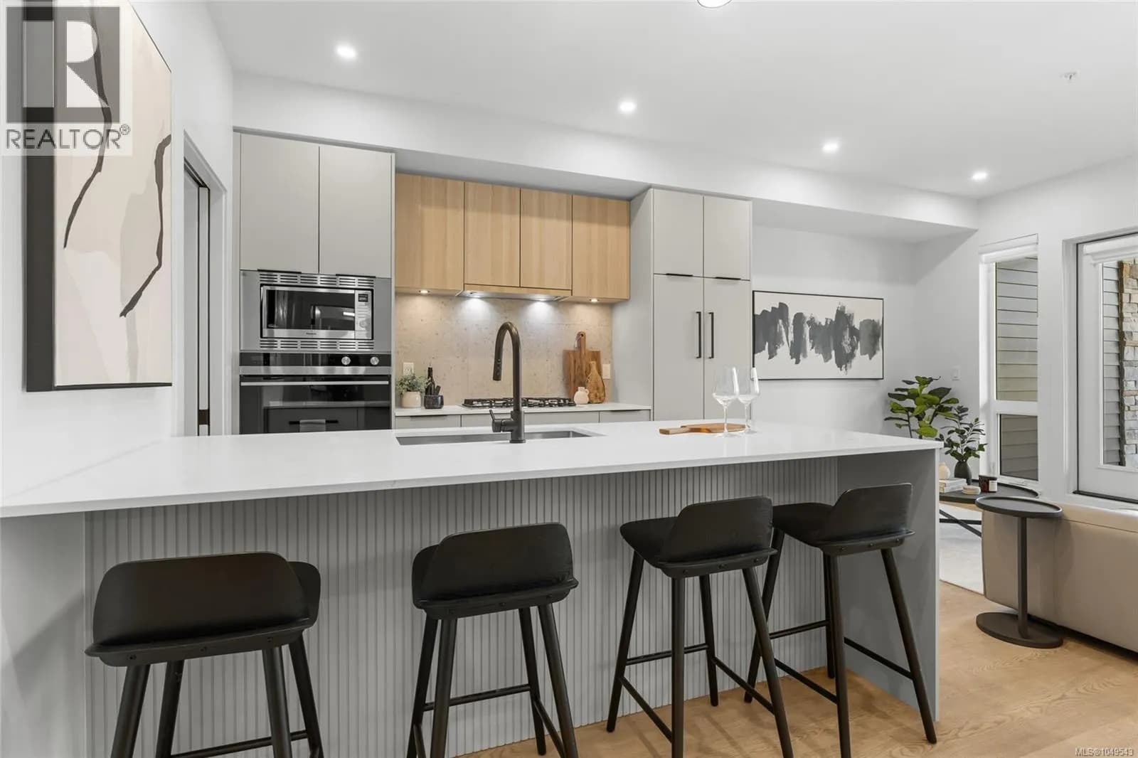 #613 2337 Bear Mountain Pkwy, Langford, BC photo 3