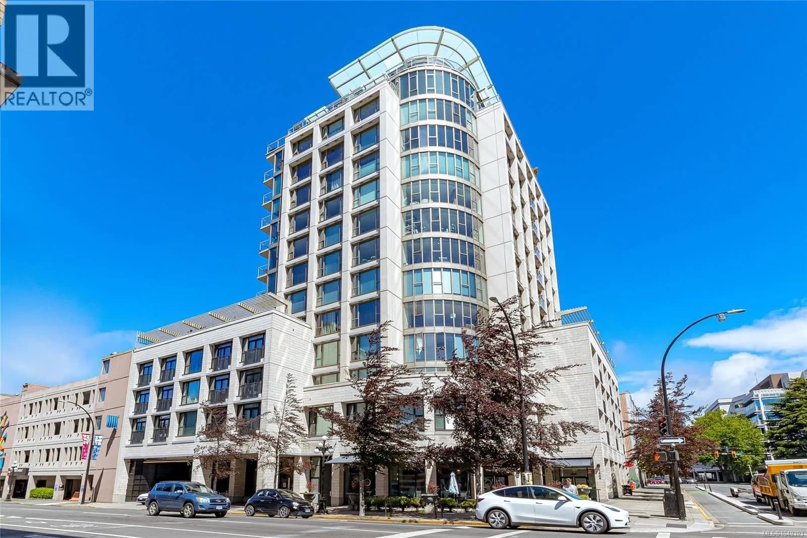 #1204 760 Johnson St, Victoria, BC photo 2