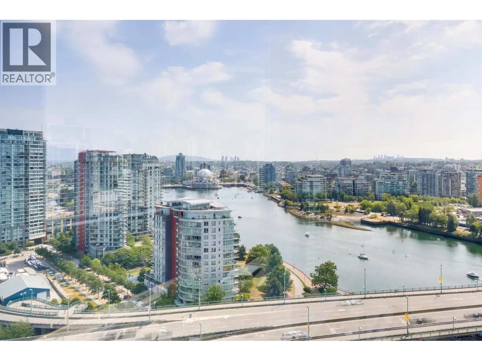 1033 MARINASIDE CRESCENT, Vancouver