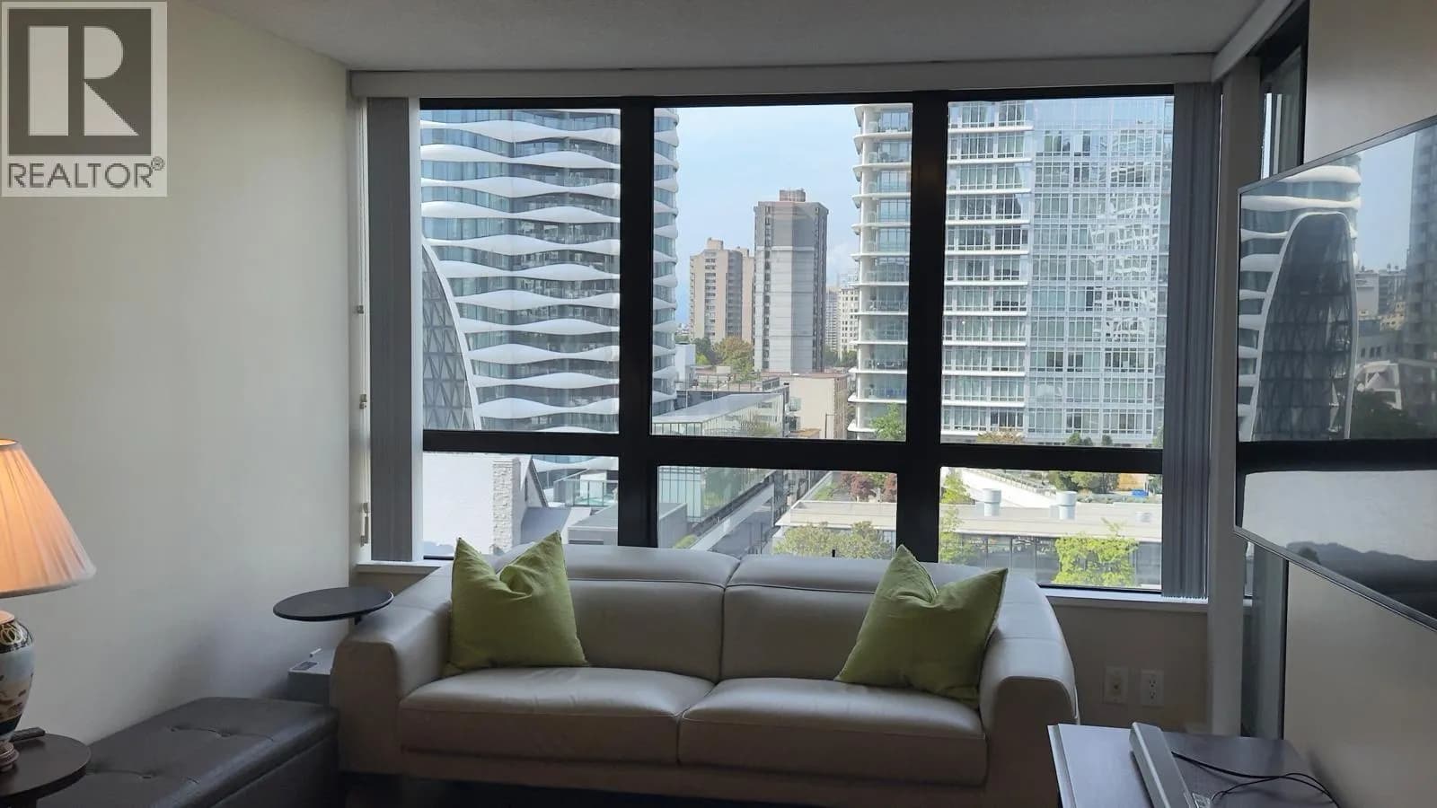 938 SMITHE STREET, Vancouver