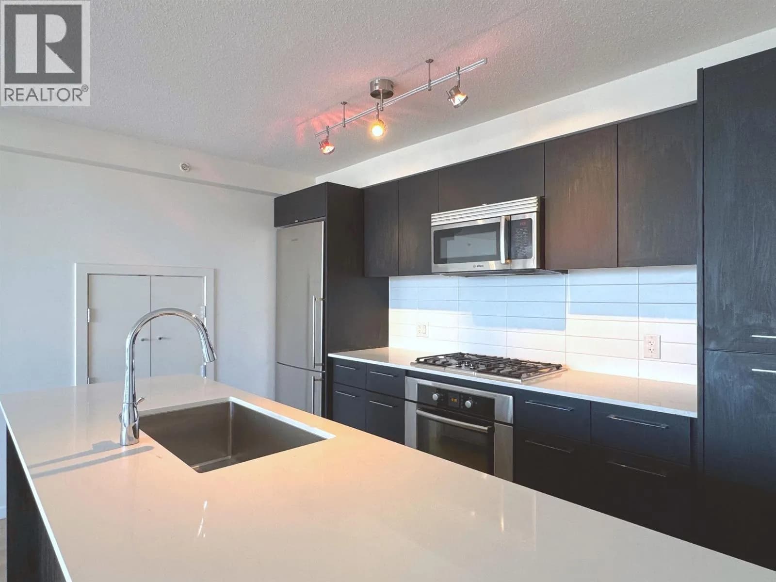 #1801 7979 FIRBRIDGE WAY, Richmond, BC photo 2