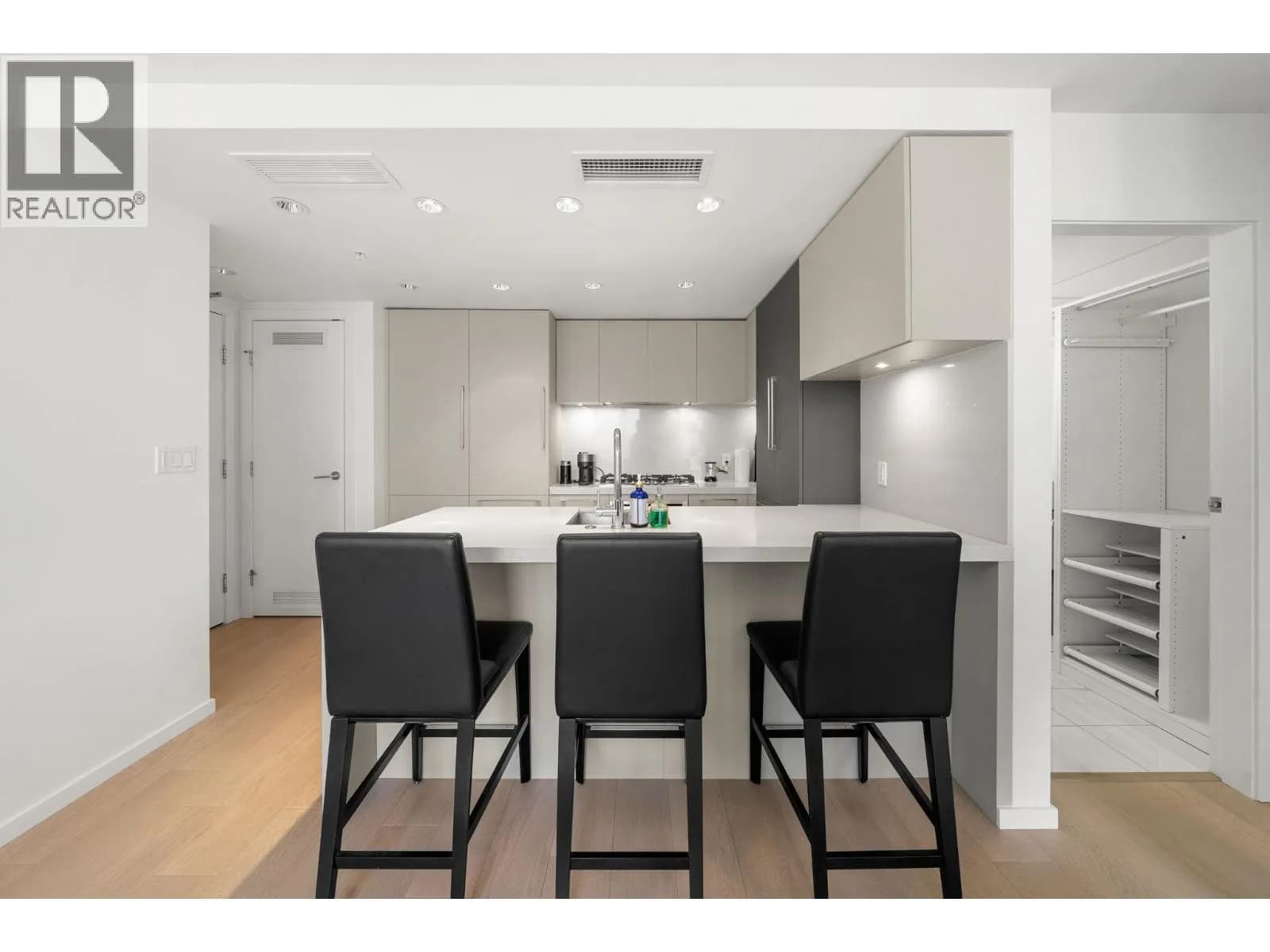 #2501 1351 CONTINENTAL STREET, Vancouver, BC photo 2