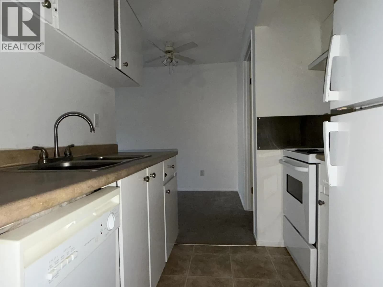 #211 282 N BROADWAY AVENUE, Williams Lake, BC photo 2