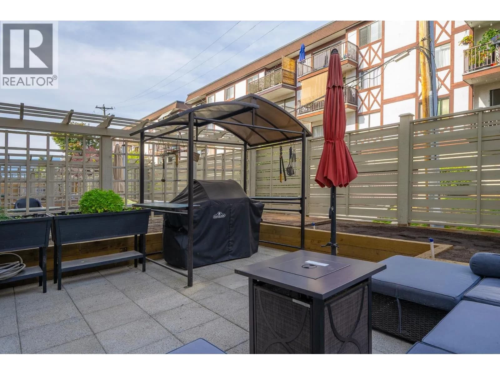 #204 124 W 3RD STREET, North Vancouver, BC photo 3
