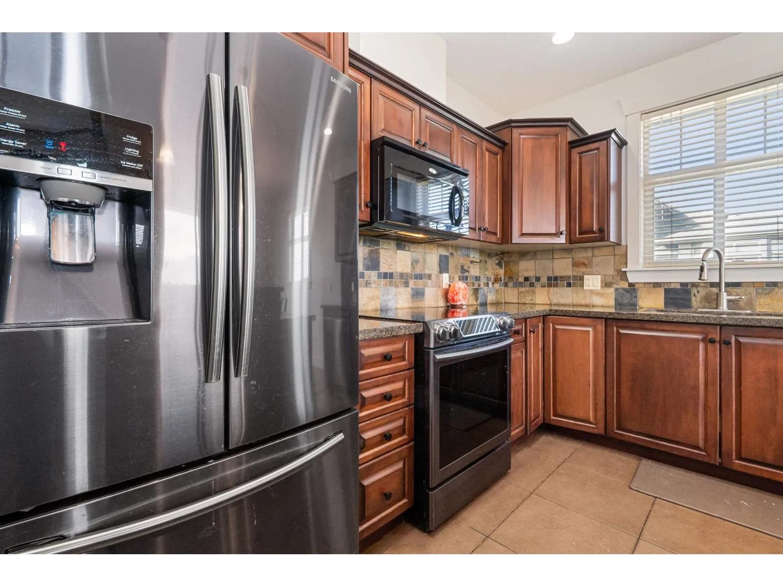 #401 45893 CHESTERFIELD AVENUE, Chilliwack, BC photo 5