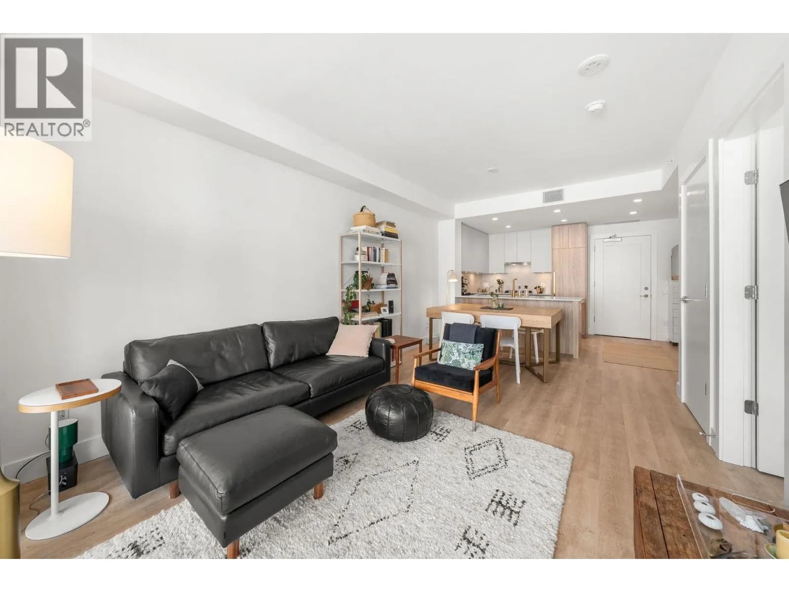 #405 2385 EMERY COURT, North Vancouver, BC photo 3