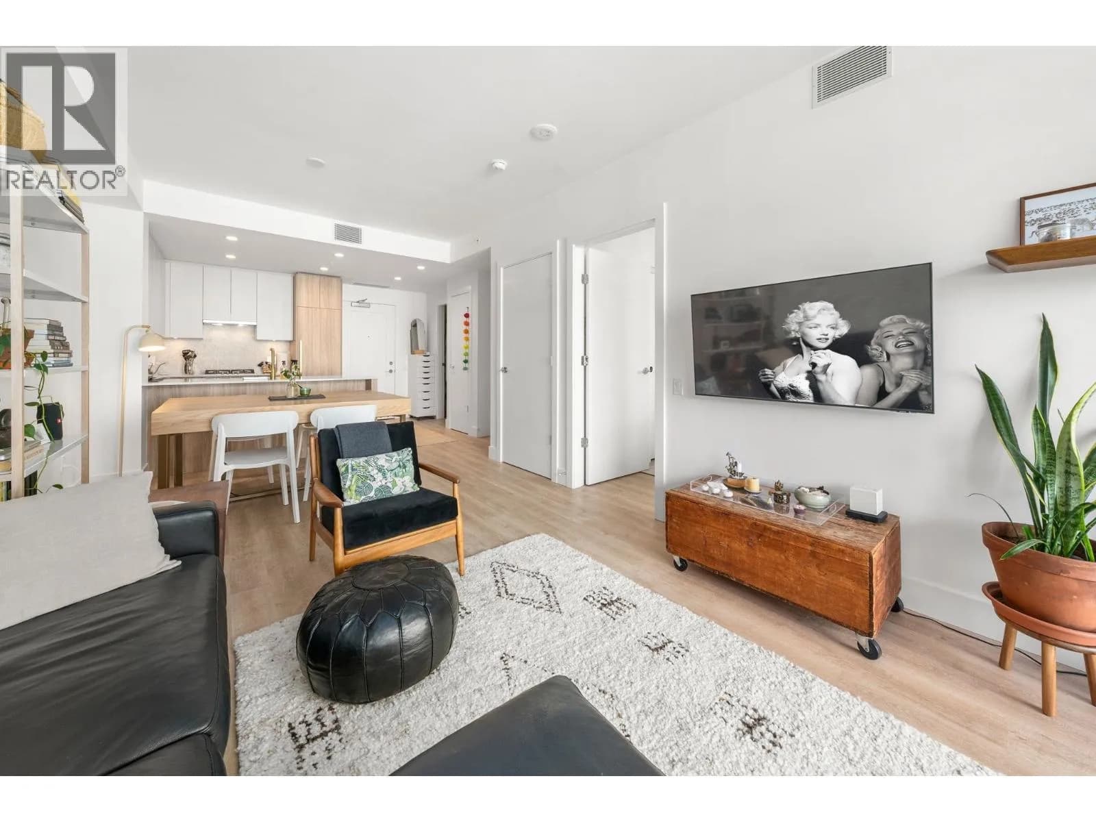 #405 2385 EMERY COURT, North Vancouver, BC photo 4