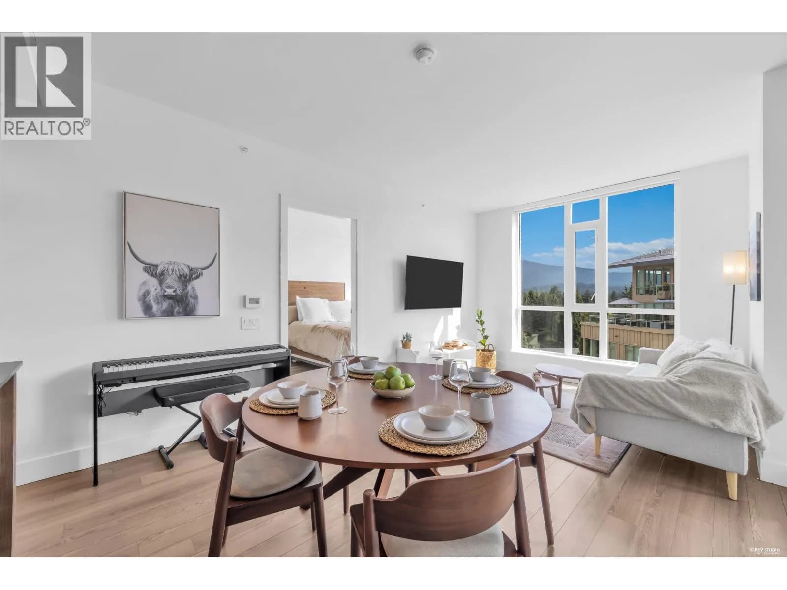 #704 2375 EMERY COURT, North Vancouver, BC photo 2