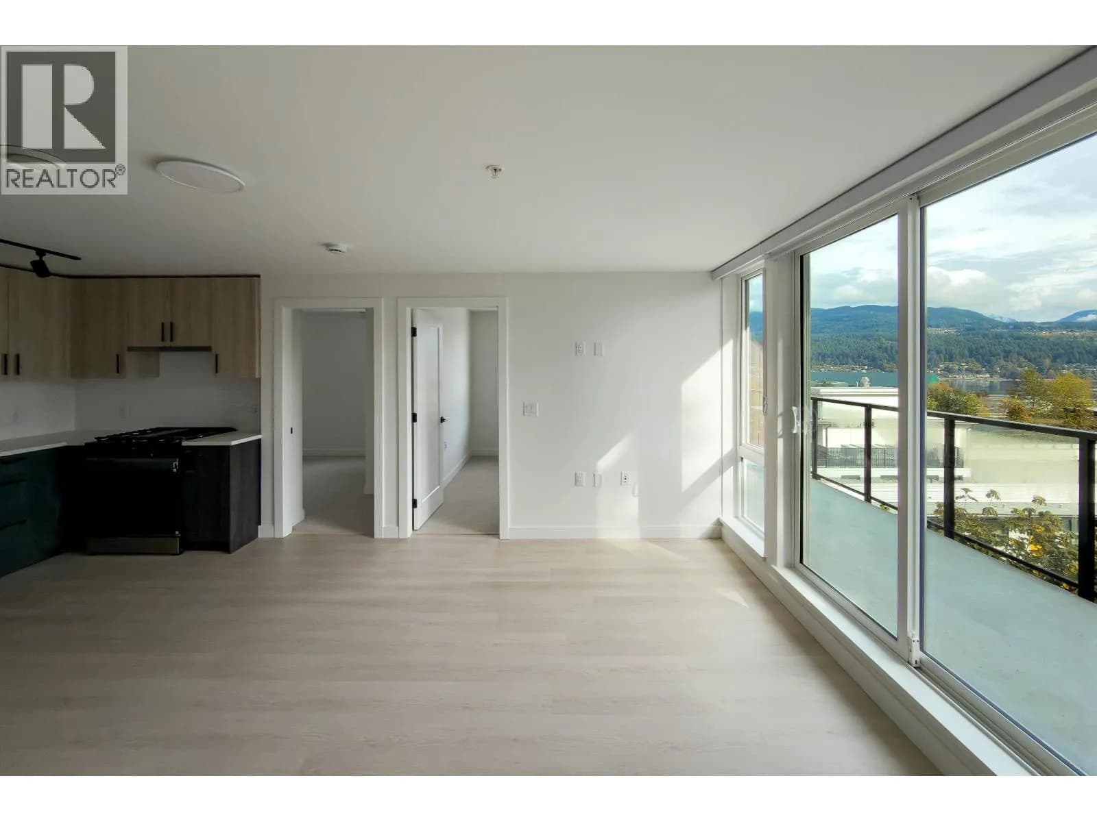 #406 2002 ST. GEORGE STREET, Port Moody, BC photo 4