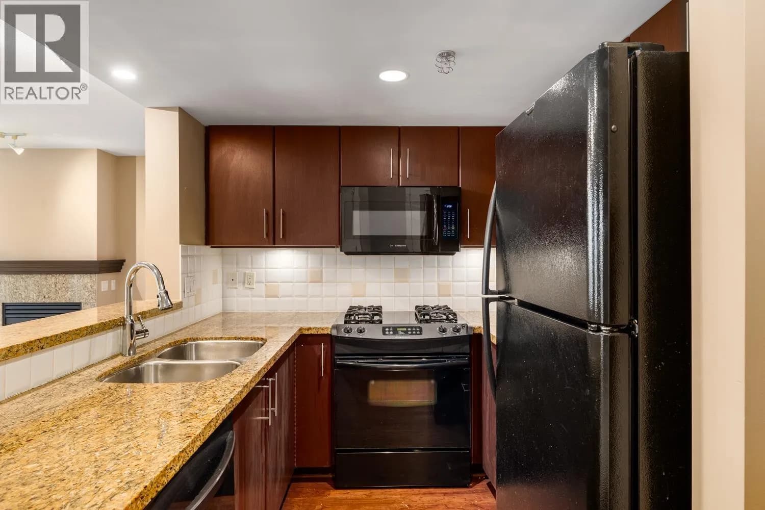 #1703 120 MILROSS AVENUE, Vancouver, BC photo 3