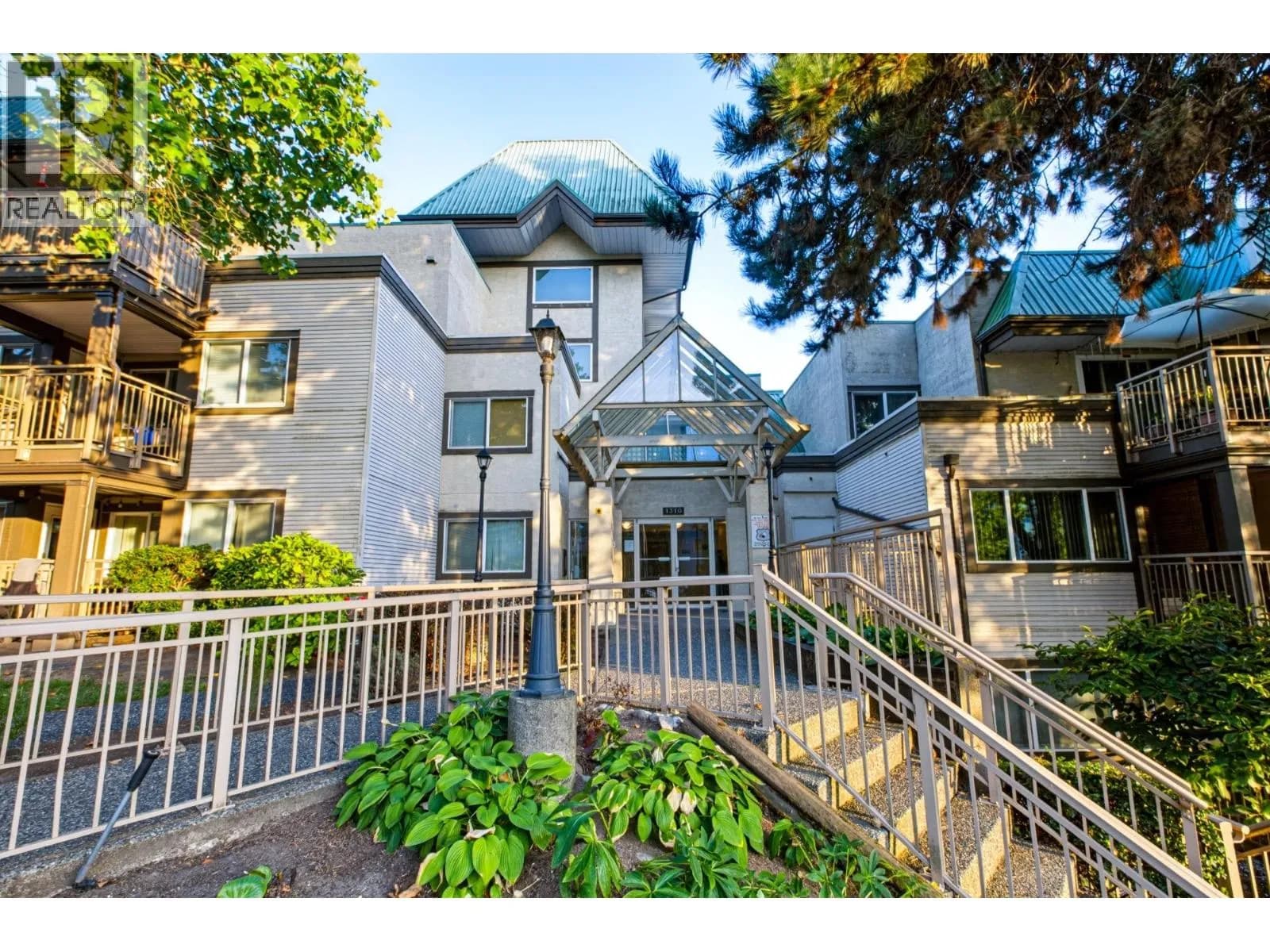 1310 CARIBOO STREET, New Westminster