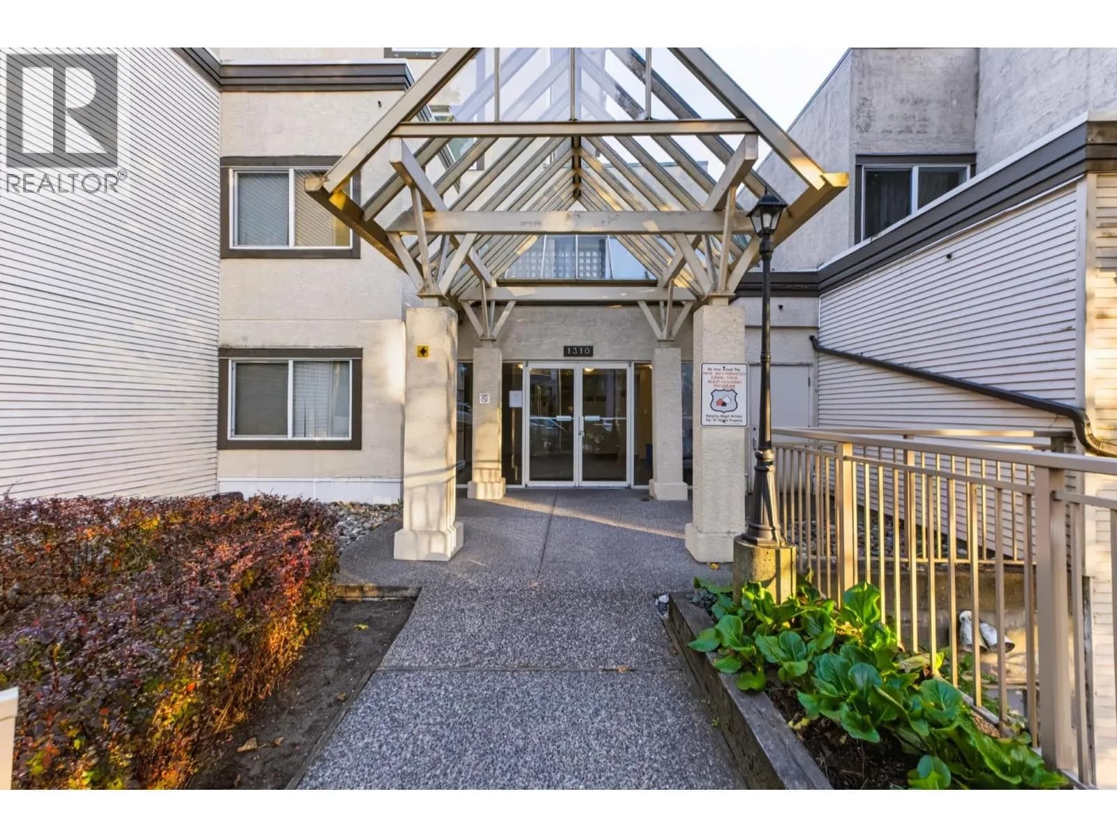 #612 1310 CARIBOO STREET, New Westminster, BC photo 2