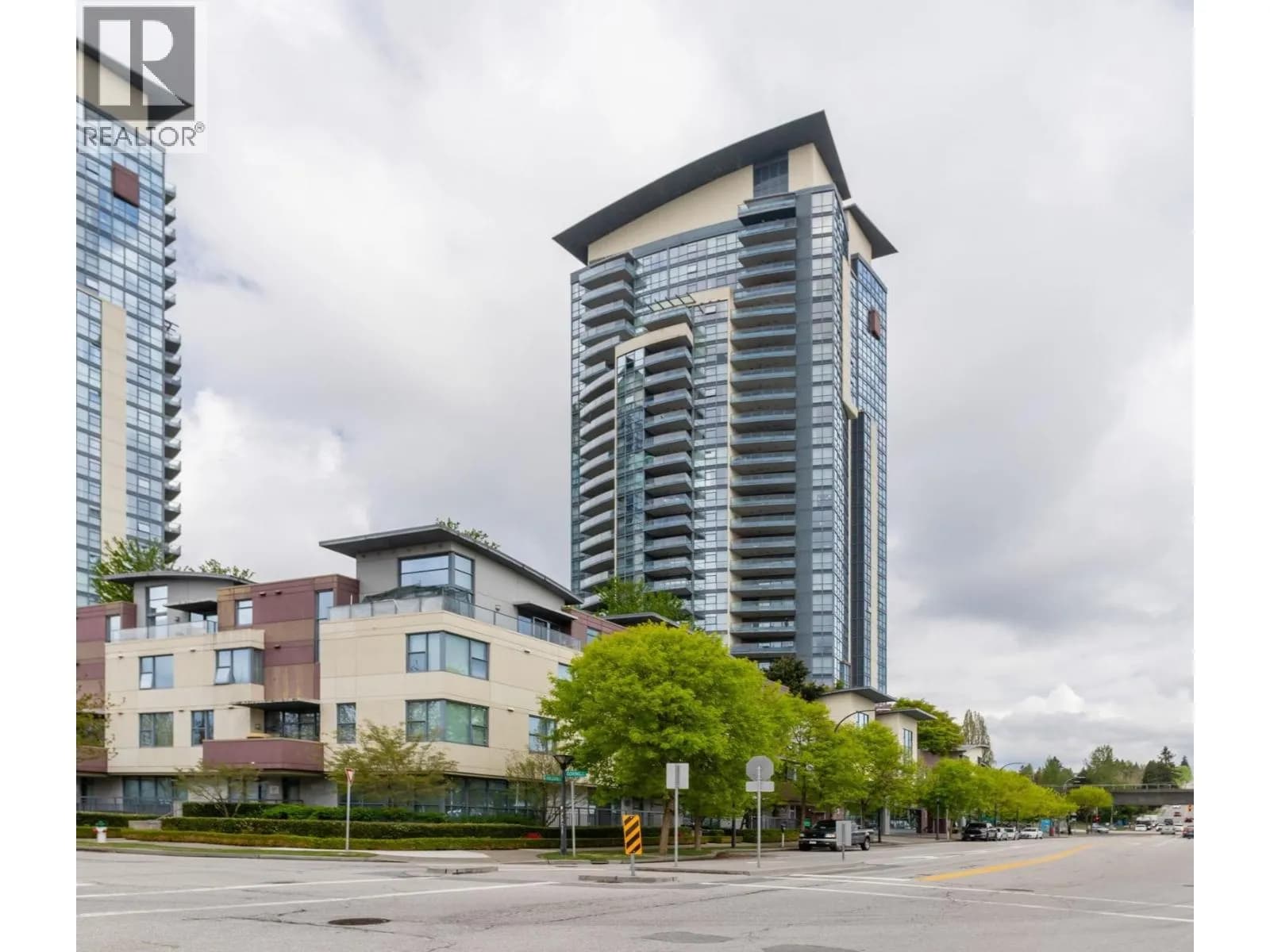 2225 HOLDOM AVENUE, Burnaby
