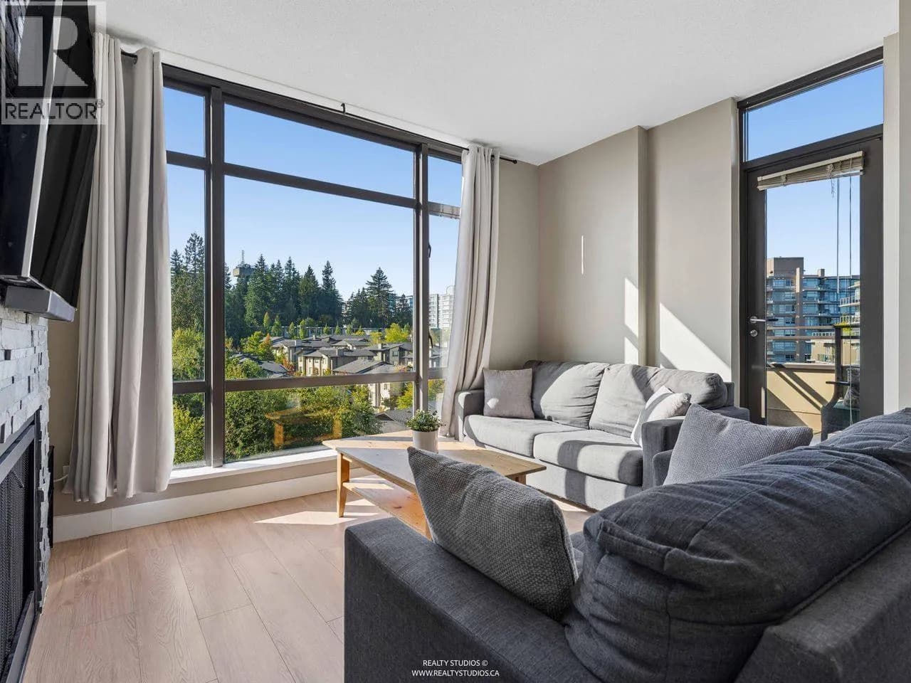#901 9300 UNIVERSITY CRESCENT, Burnaby, BC photo 3