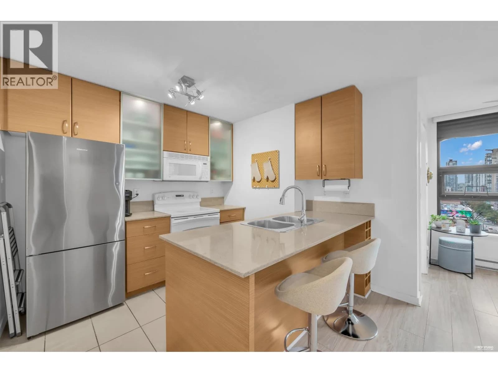 #1401 928 HOMER STREET, Vancouver, BC photo 5
