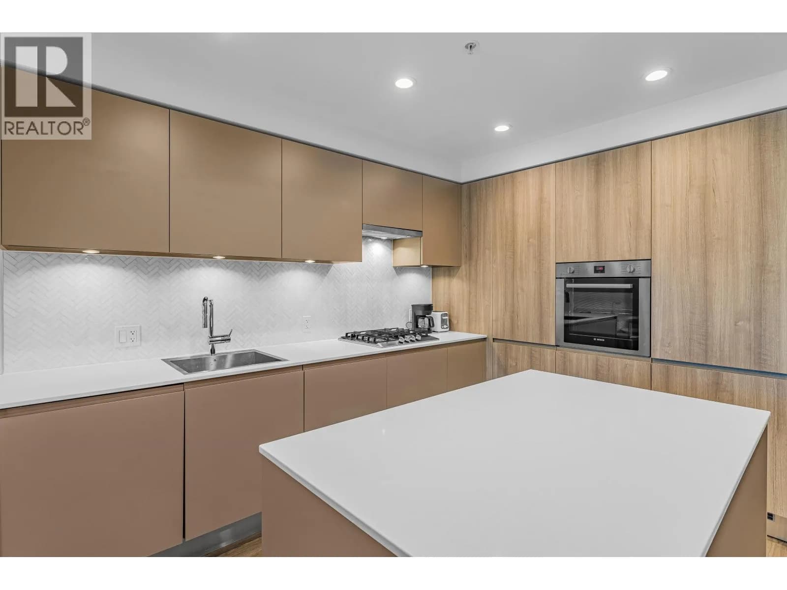 #408 3809 EVERGREEN PLACE, Burnaby, BC photo 4
