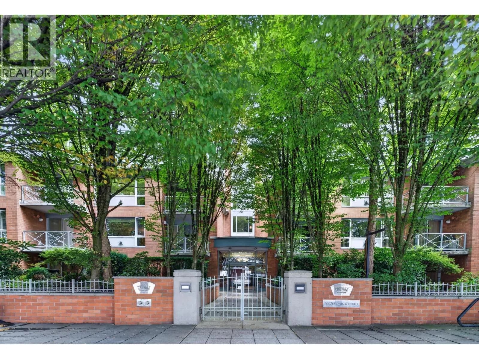 #213 5770 OAK STREET, Vancouver, BC photo 3
