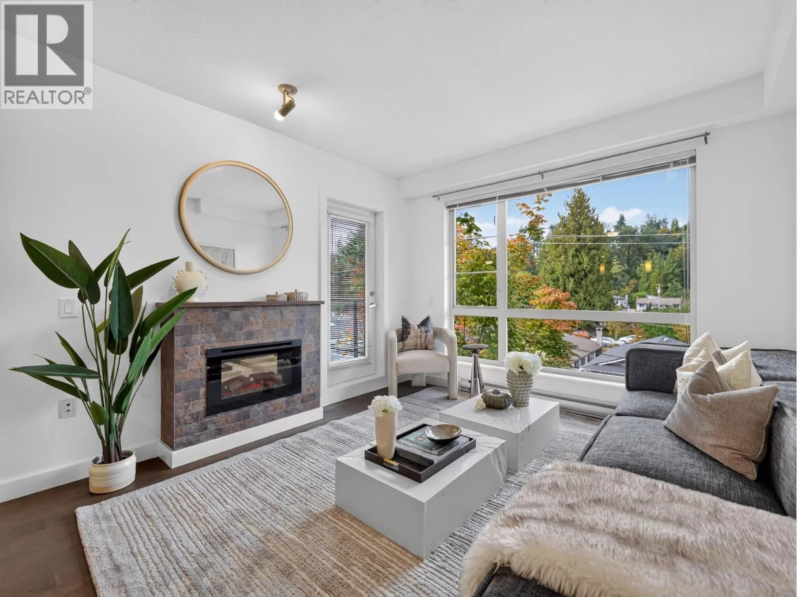 1330 MARINE DRIVE, North Vancouver