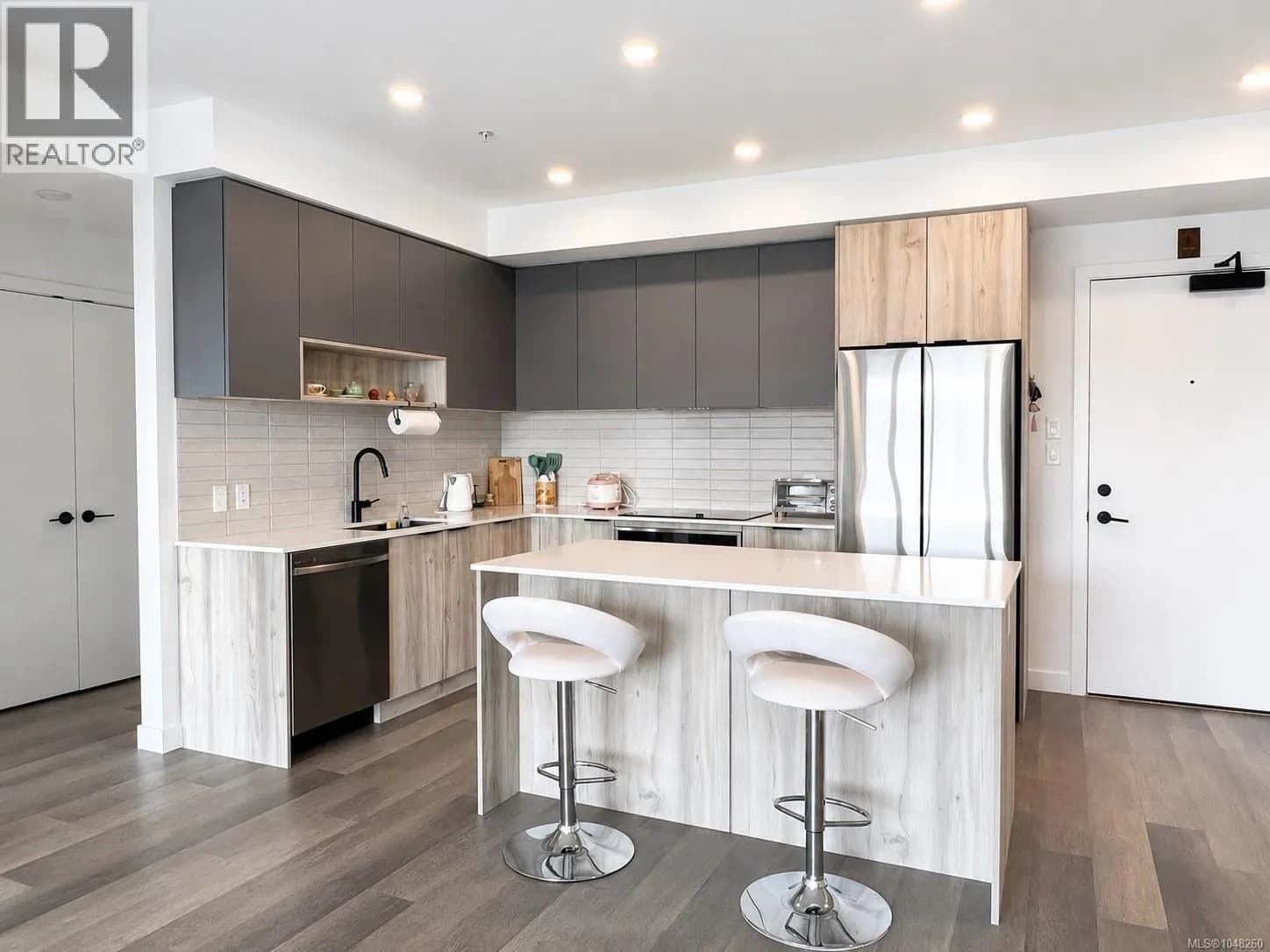 3564B Ryder Hesjedal Way, Colwood