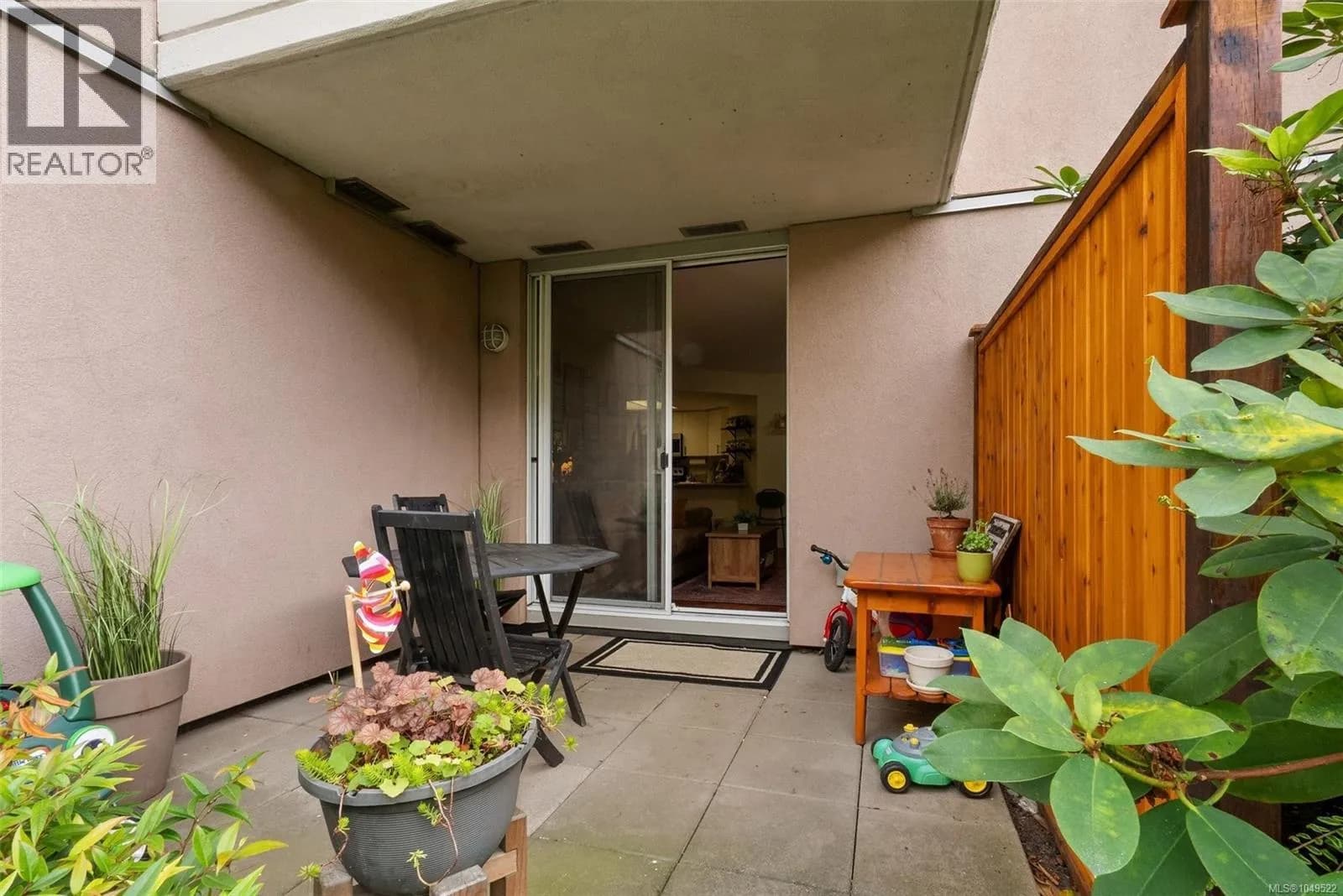 #208 930 Yates St, Victoria, BC photo 3