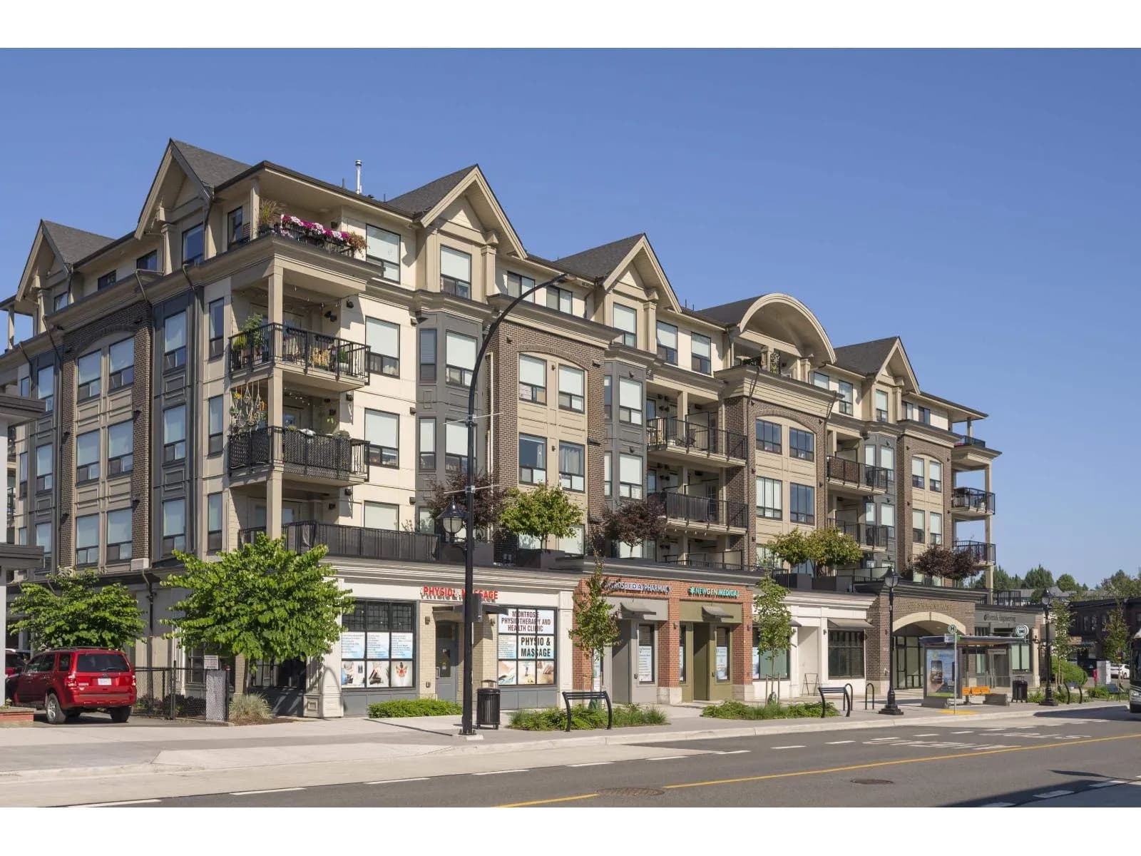 2493 MONTROSE AVENUE, Abbotsford