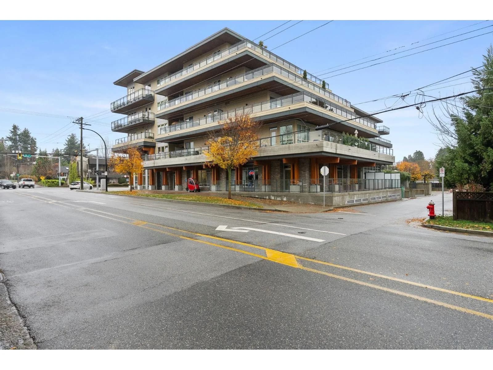 14022 NORTH BLUFF ROAD, White Rock