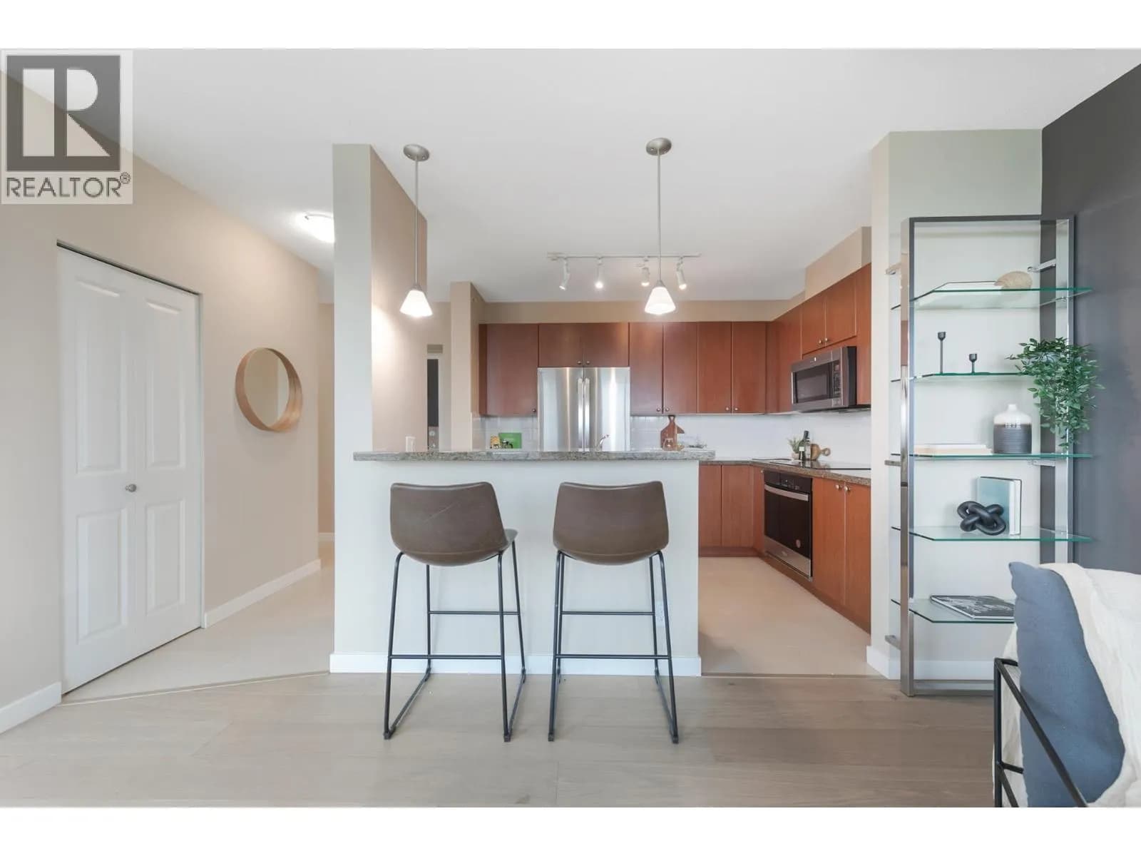 #2203 15 E ROYAL AVENUE, New Westminster, BC photo 5