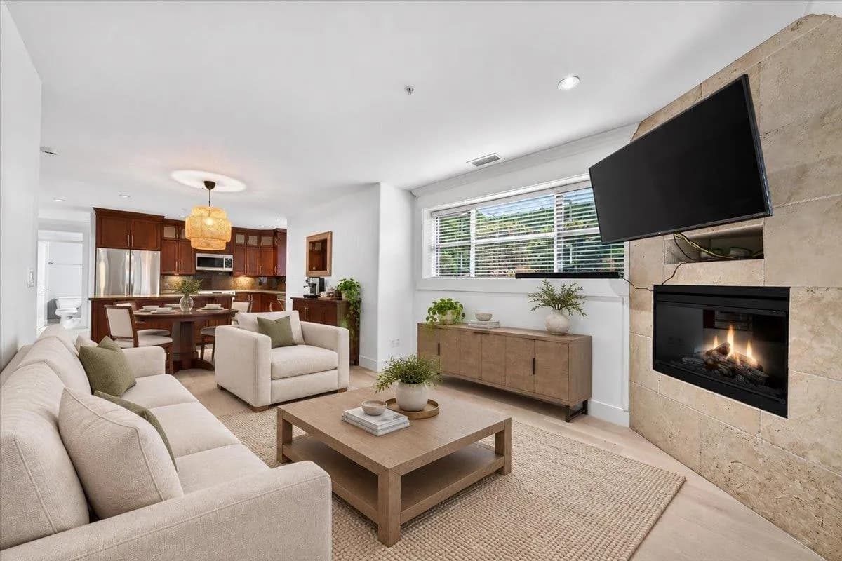 #102 15164 PROSPECT AVENUE, White Rock, BC photo 3