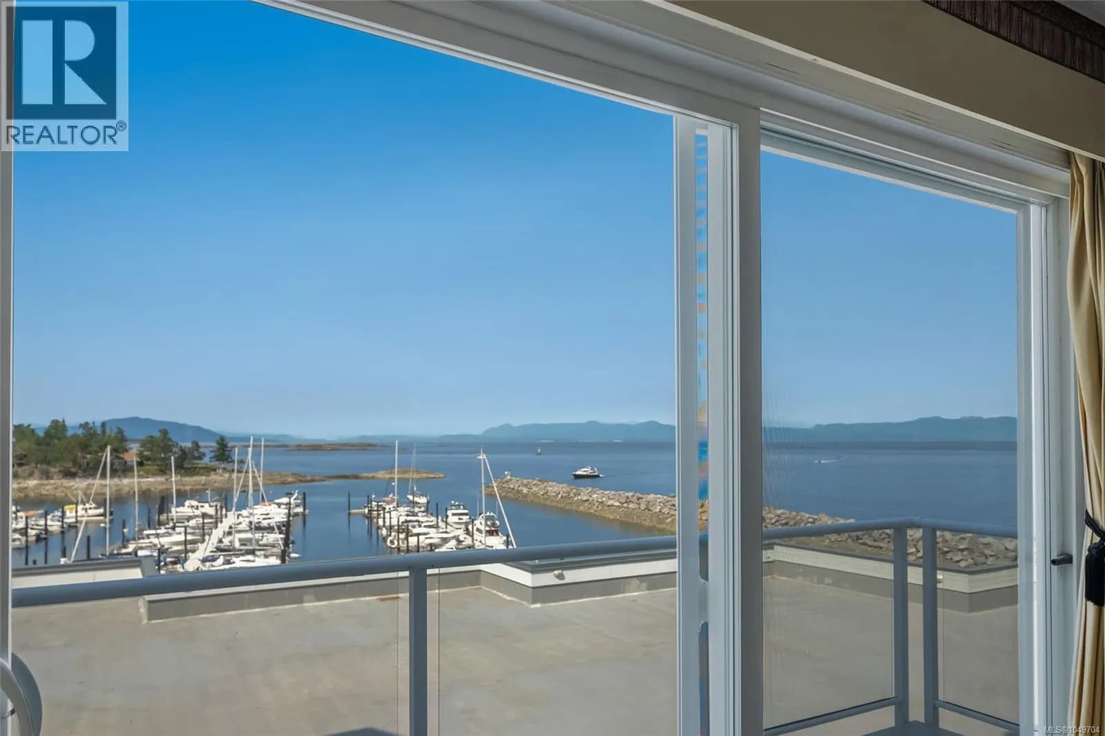 #403 3555 Outrigger Rd, Nanoose Bay, BC photo 3
