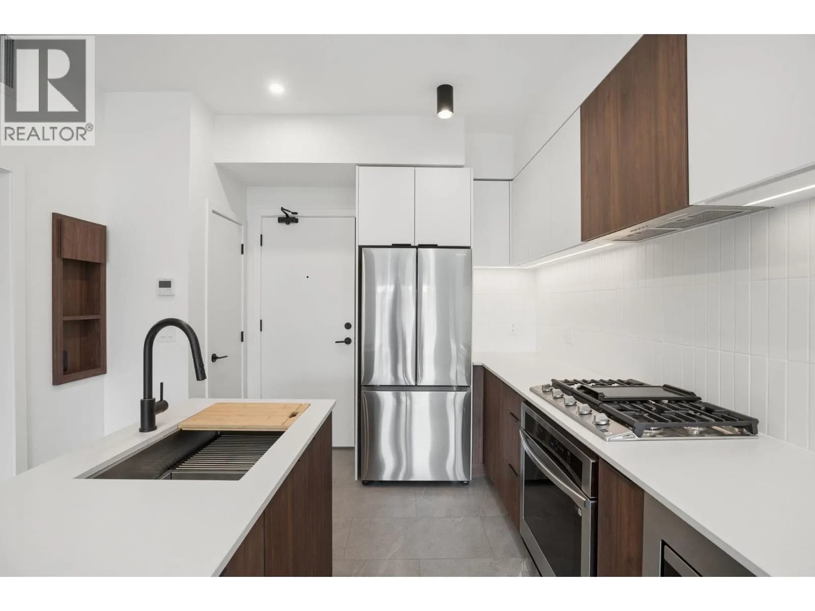 623 KEMSLEY AVENUE, Coquitlam