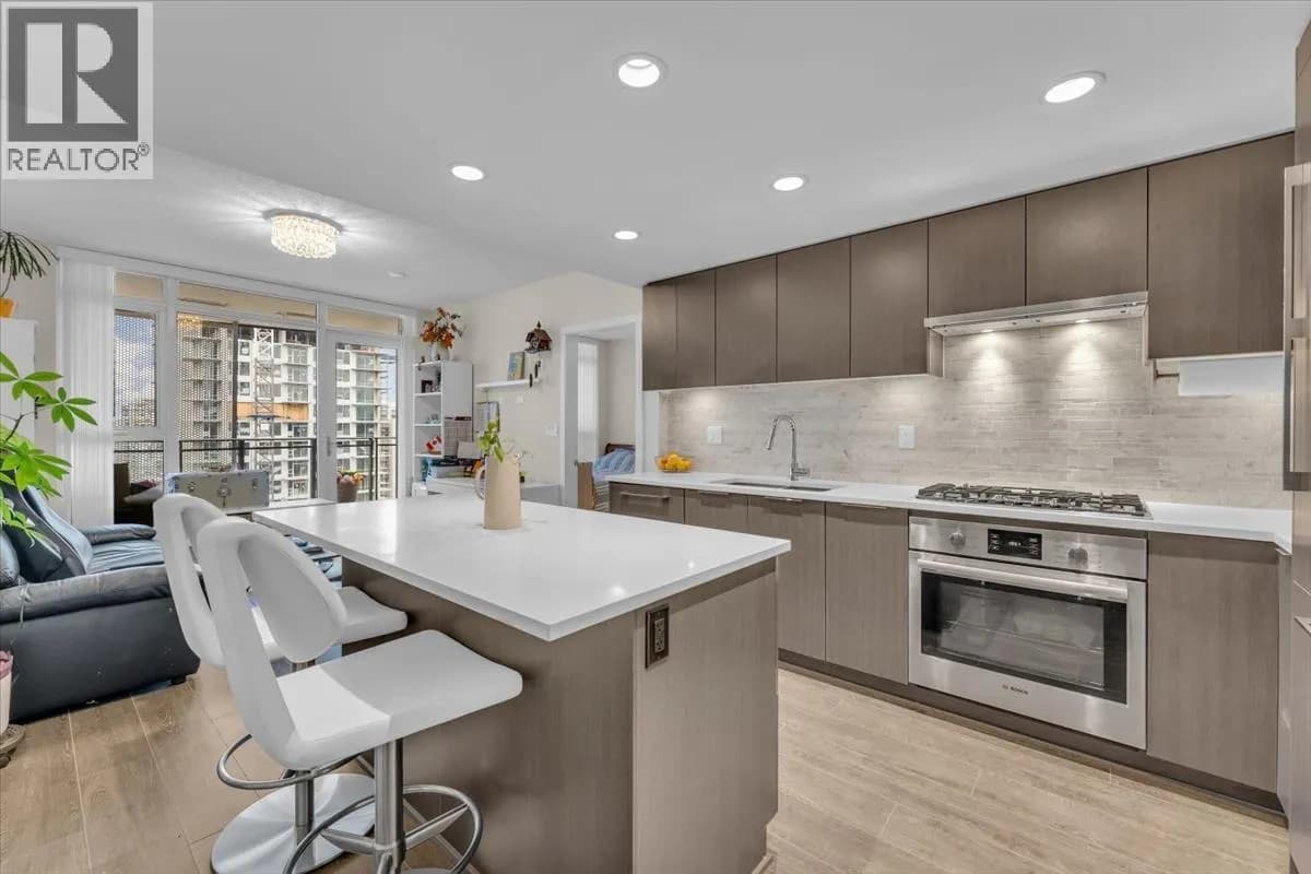 #2507 1182 WESTWOOD STREET, Coquitlam, BC photo 3