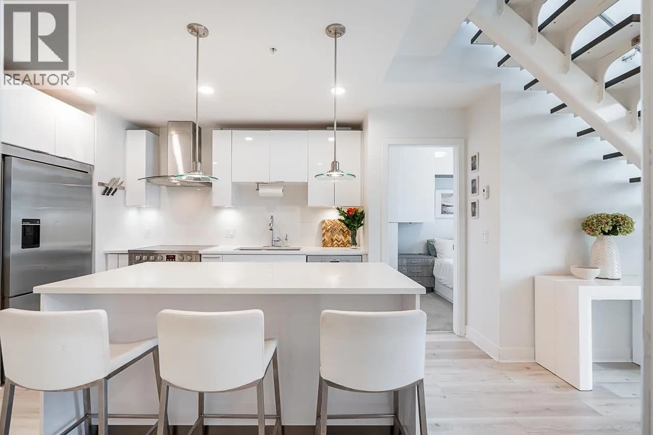#606 733 W 3RD STREET, North Vancouver, BC photo 5