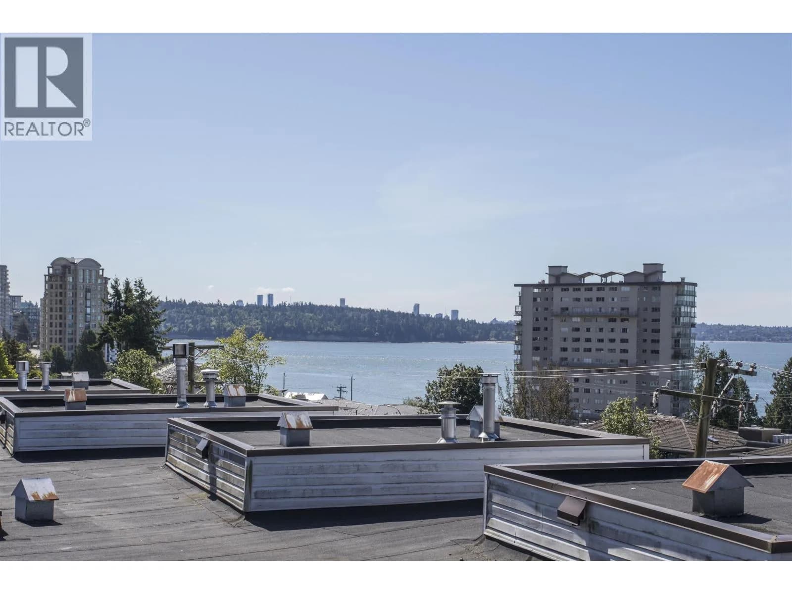 #300 2432 HAYWOOD AVENUE, West Vancouver, BC photo 3