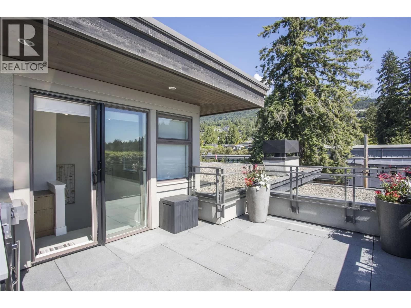 #300 2432 HAYWOOD AVENUE, West Vancouver, BC photo 4