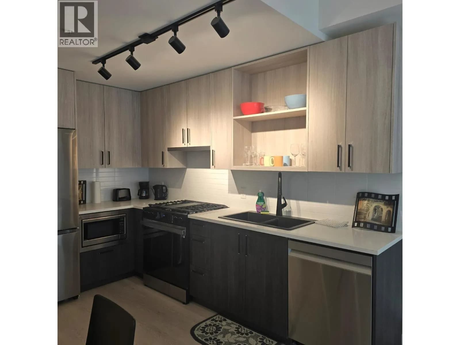 #411 1100 CLARKE ROAD, Port Moody, BC photo 5