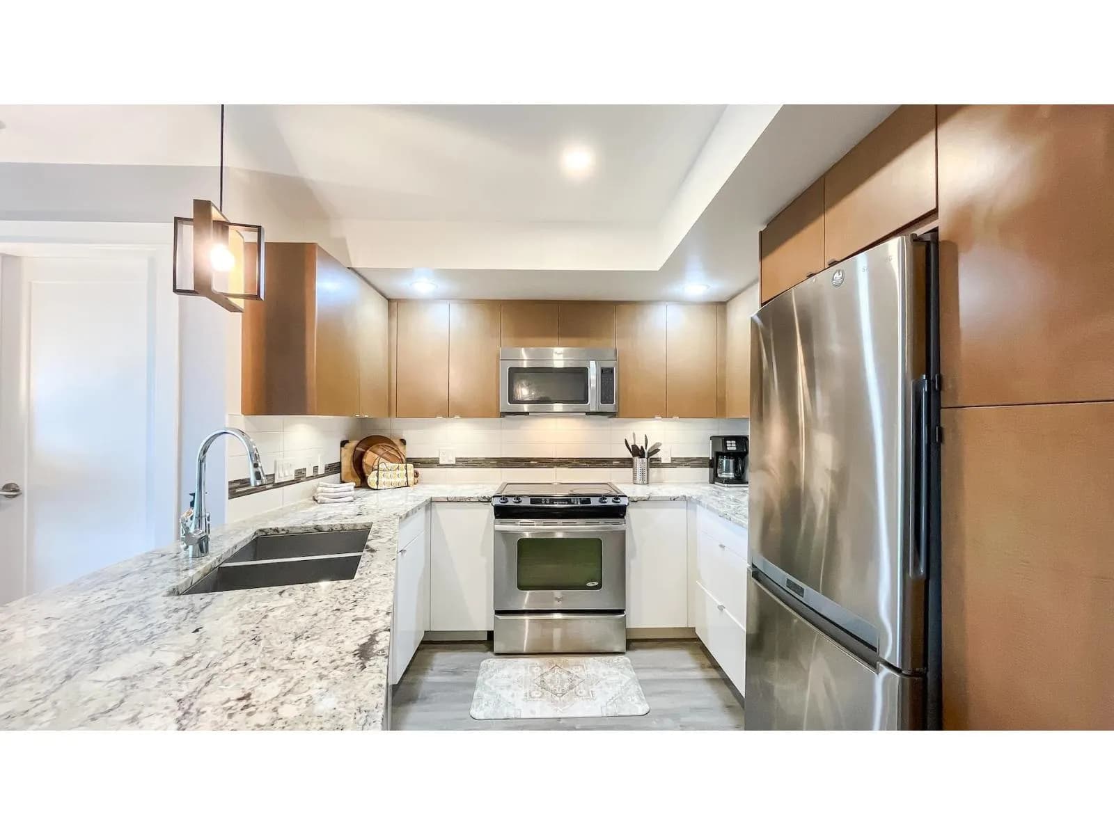 #404 14955 VICTORIA AVENUE, White Rock, BC photo 4