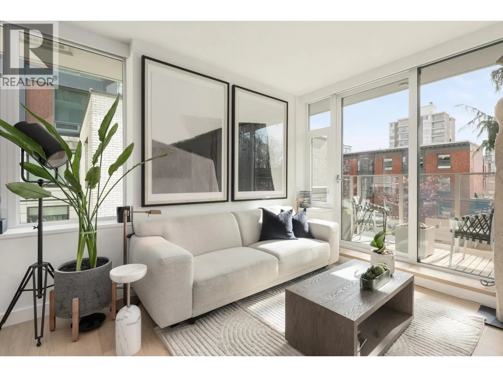 #403 1365 DAVIE STREET, Vancouver, BC photo 3