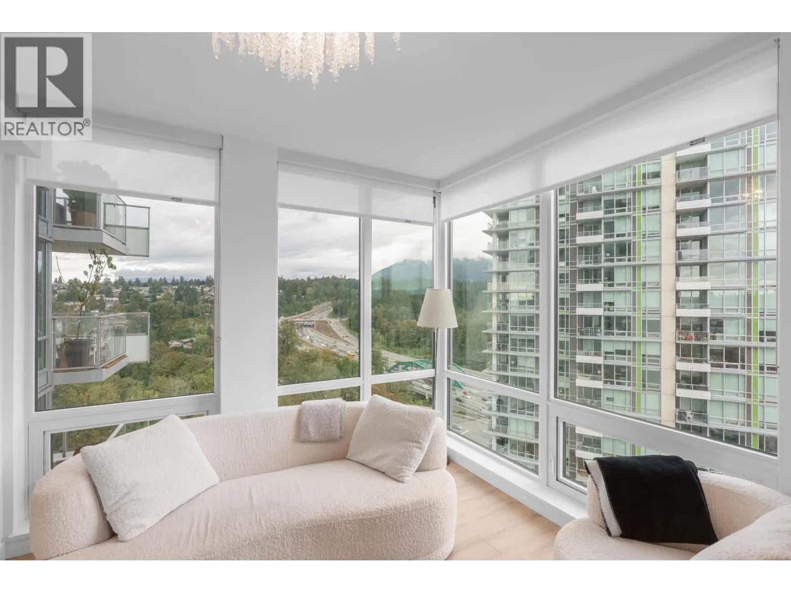 #1902 1500 FERN STREET, North Vancouver, BC photo 4