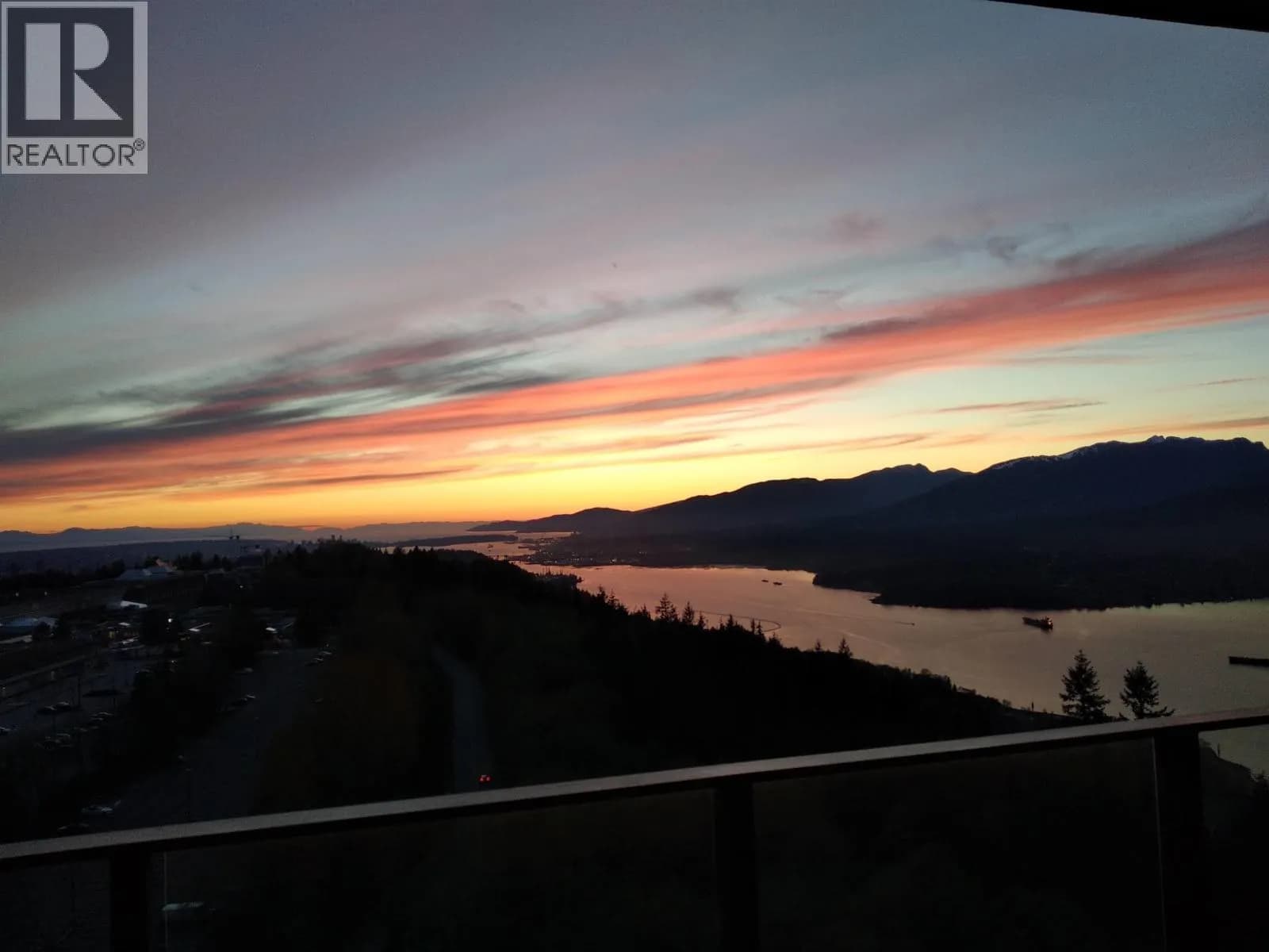 #1206 8850 UNIVERSITY CRESCENT, Burnaby, BC photo 2