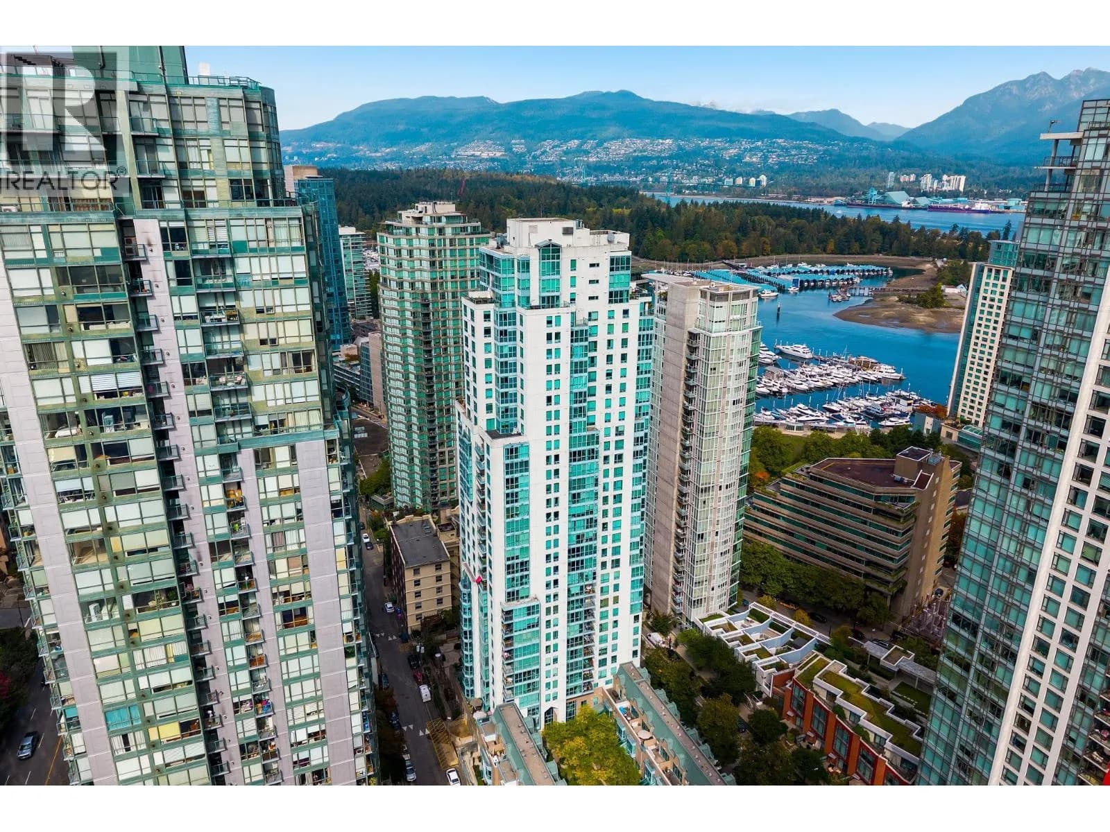 #1702 1238 MELVILLE STREET, Vancouver, BC photo 4