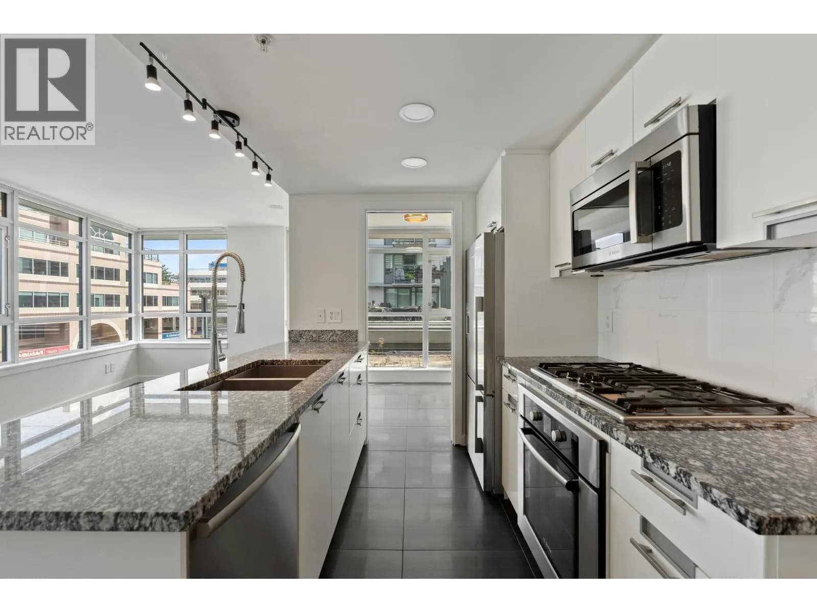 #569 2080 WEST BROADWAY STREET, Vancouver, BC photo 2