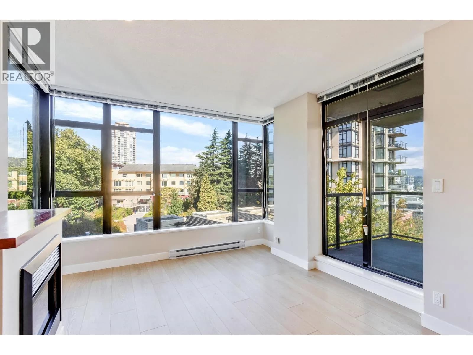 #605 11 E ROYAL AVENUE, New Westminster, BC photo 3