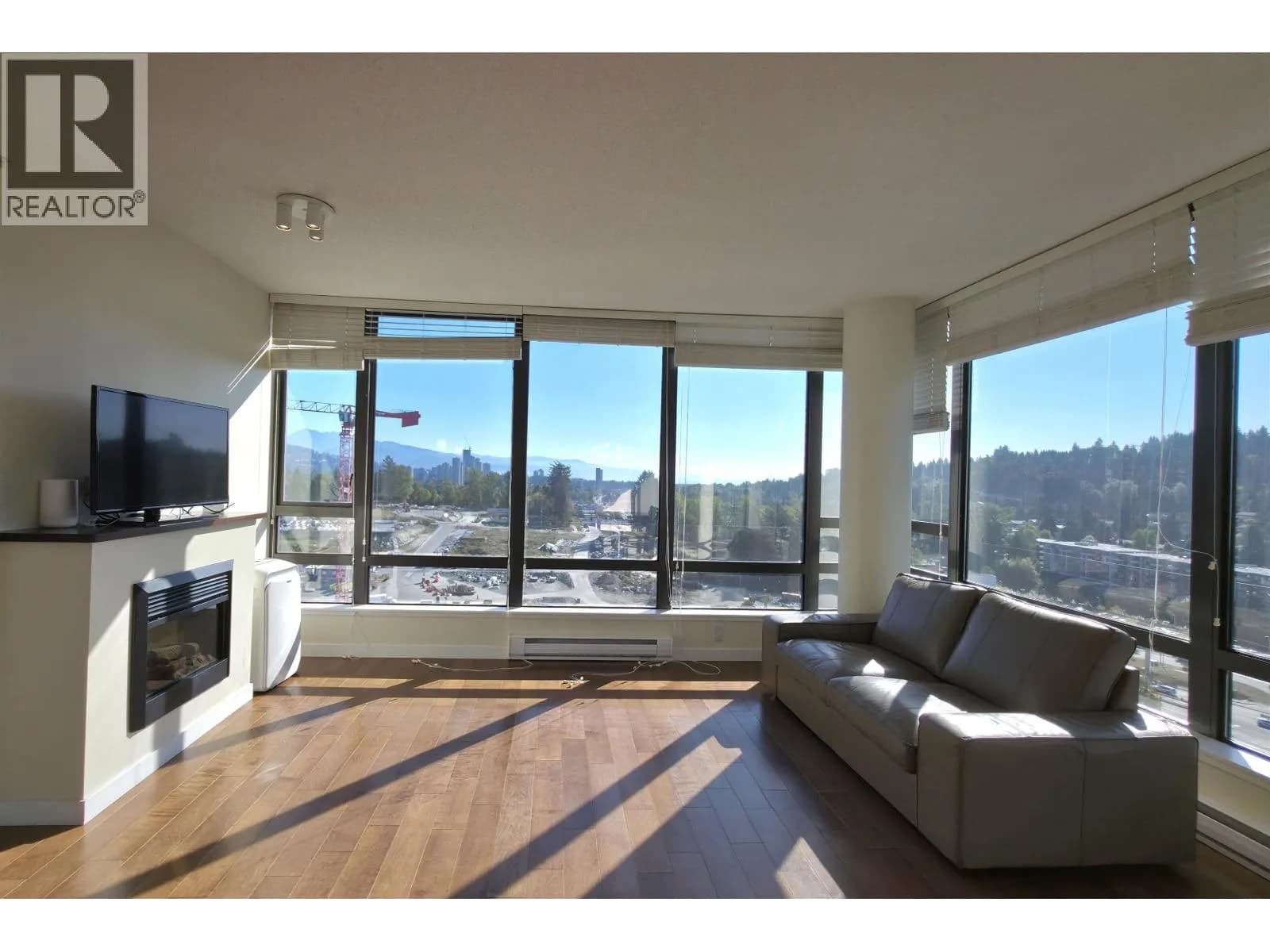 #2102 400 CAPILANO ROAD, Port Moody, BC photo 5