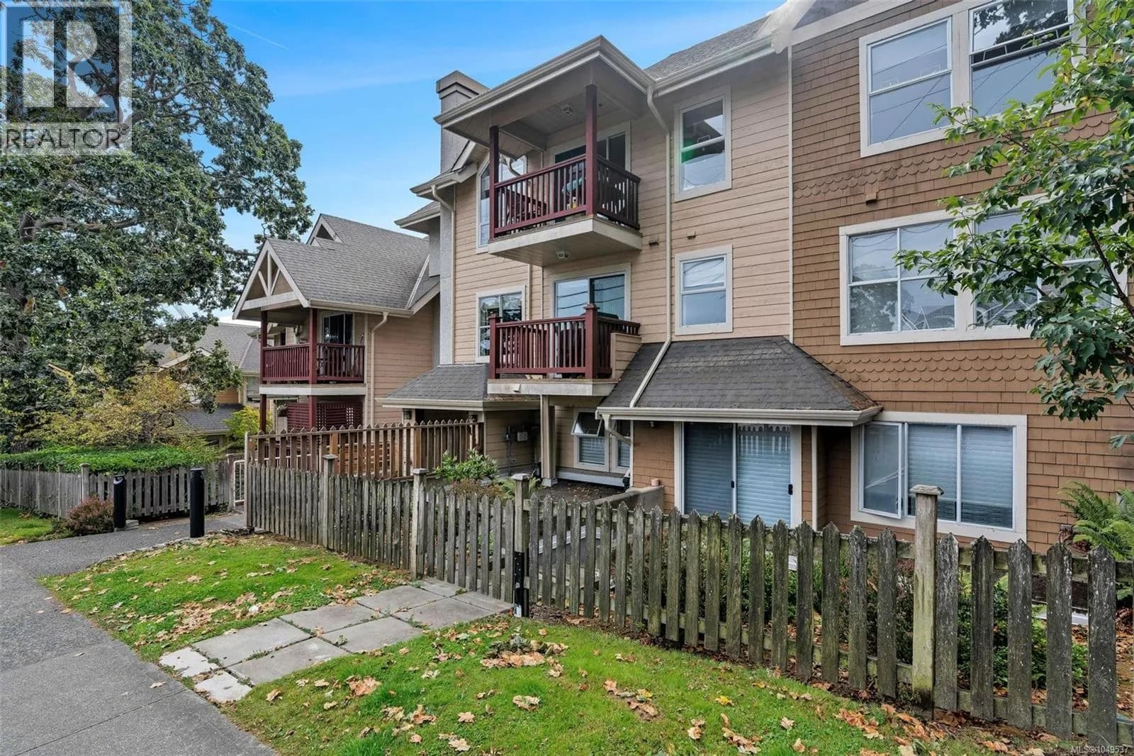 1593 Begbie St, Victoria