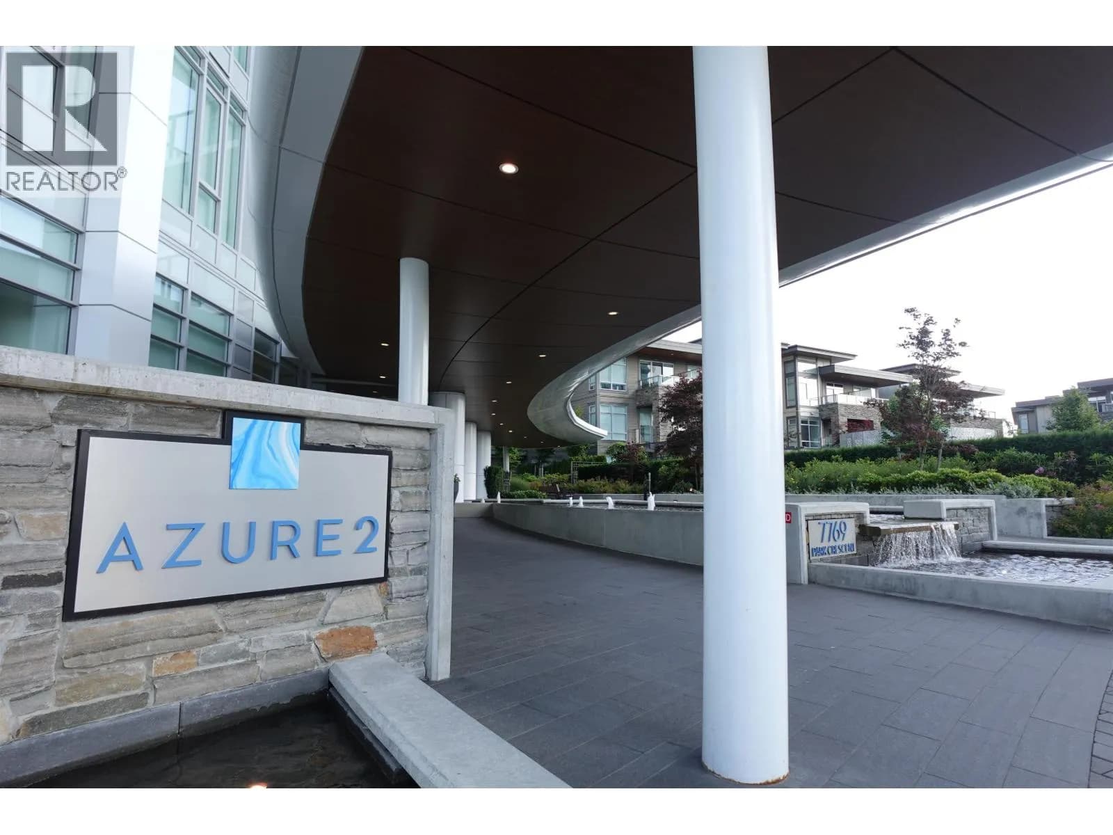 #2401 7769 PARK CRESCENT, Burnaby, BC photo 3