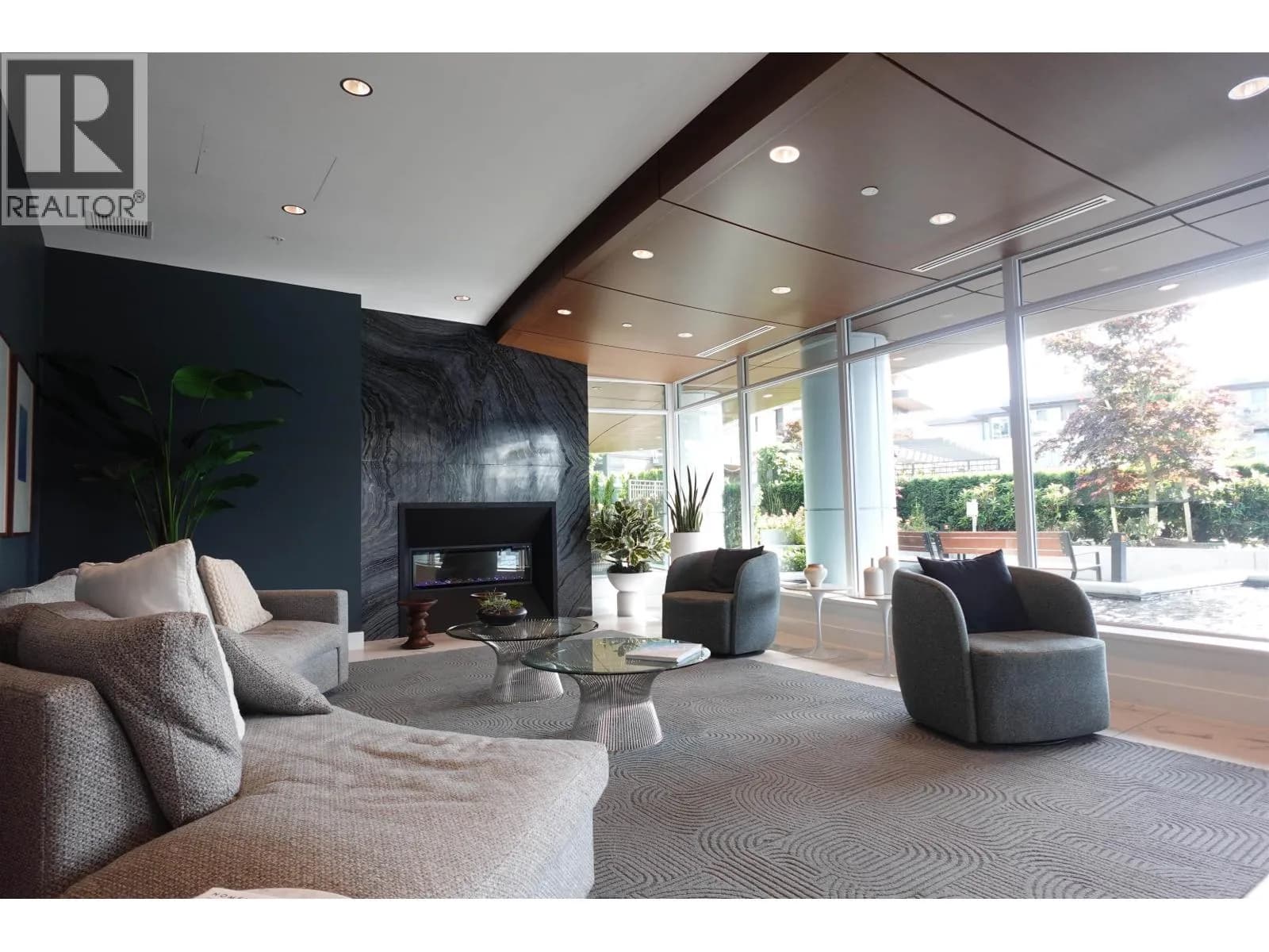 #2401 7769 PARK CRESCENT, Burnaby, BC photo 5