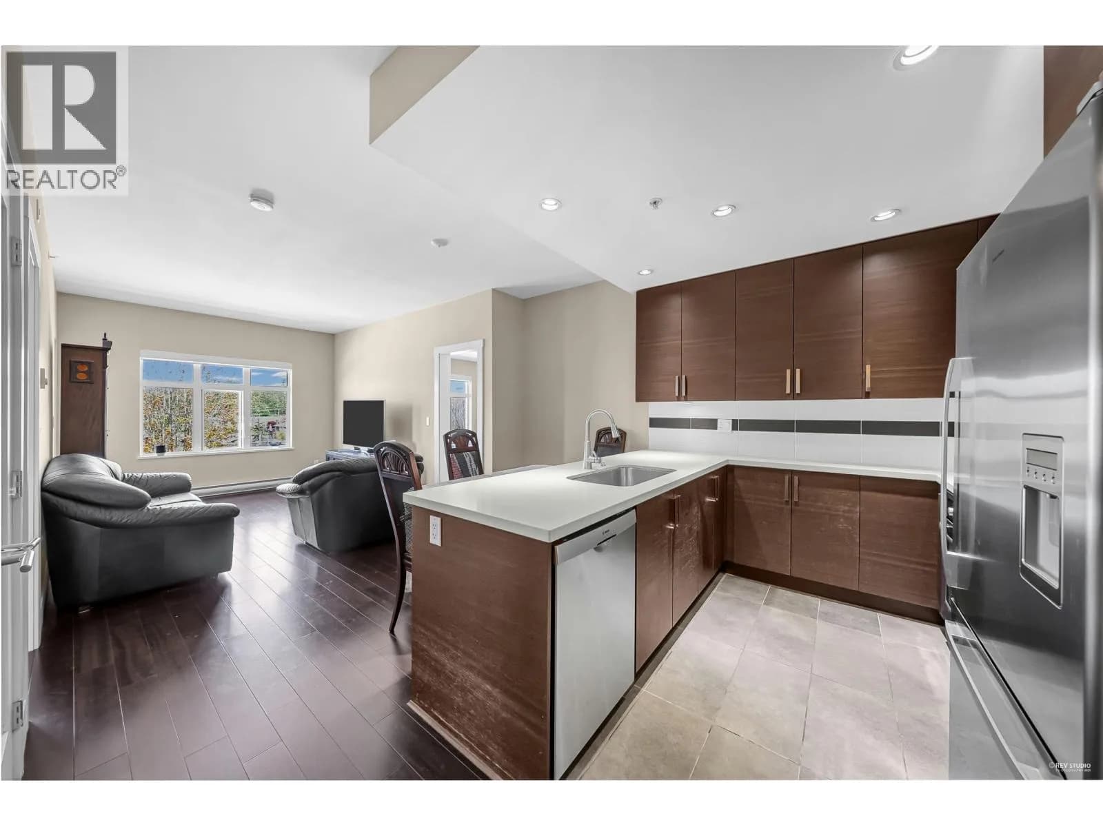 #301 4710 HASTINGS STREET, Burnaby, BC photo 5