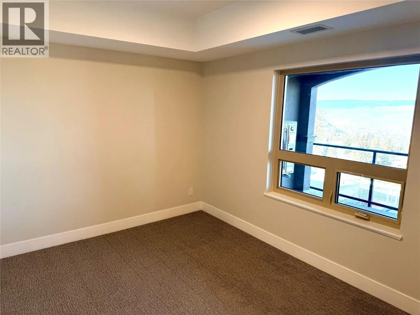 #101 2171 Van Horne Drive, Kamloops, BC photo 5