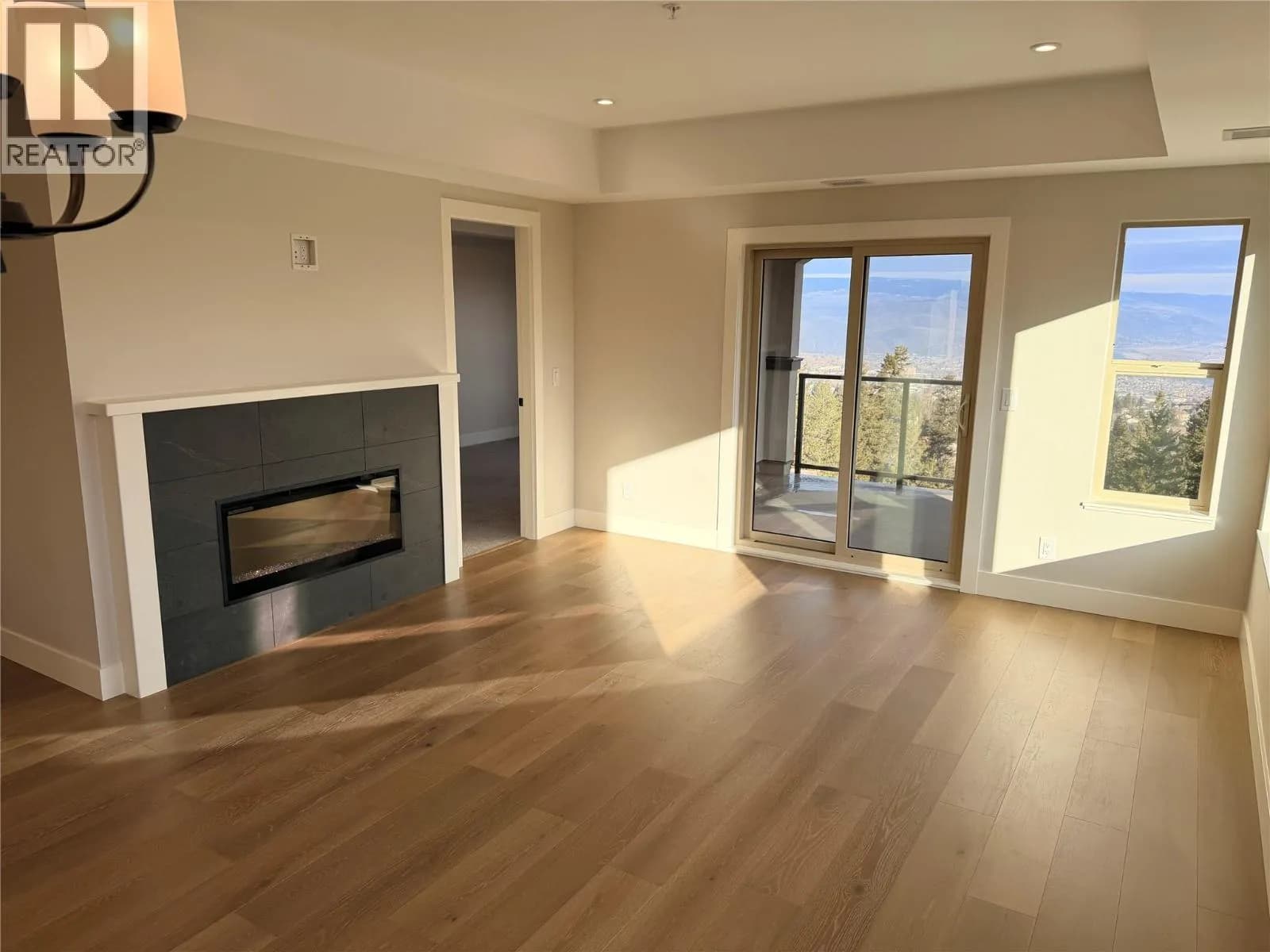 #206 2171 Van Horne Drive, Kamloops, BC photo 5