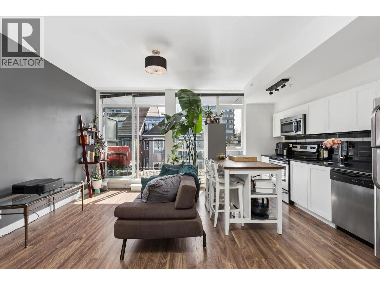 #406 2511 QUEBEC STREET, Vancouver, BC photo 2